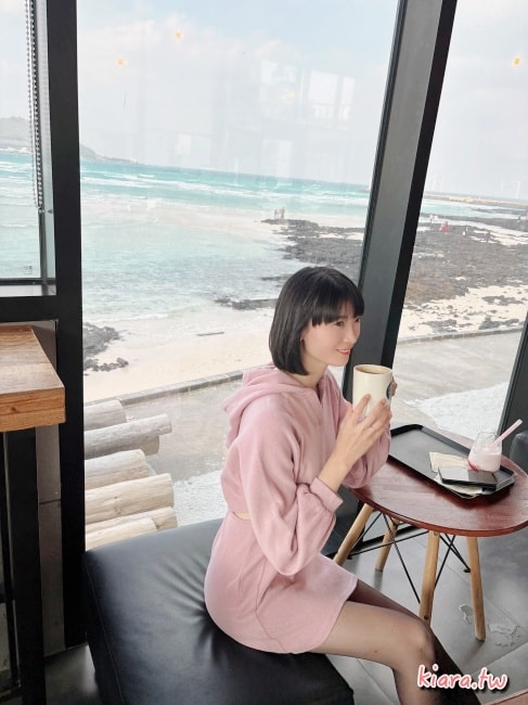 【濟州島咖啡廳推薦】Comma休止符咖啡廳|海景第一排超好拍!IG打卡必拍網美風 - 第9張圖