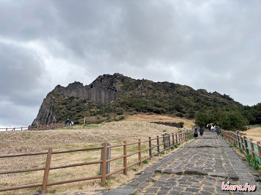 【濟州島必去景點】城山日出峰,最美的日出、日落景點,UNESCO世界自然遺產 - 第2張圖