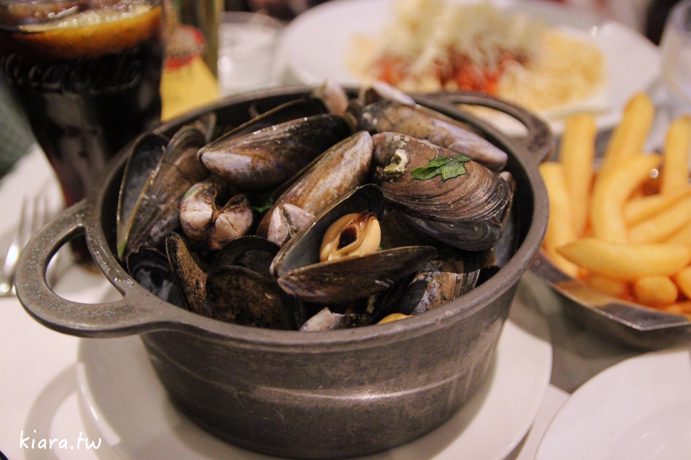 【比利時布魯塞爾美食】Chez Léon百年淡菜餐廳開箱！