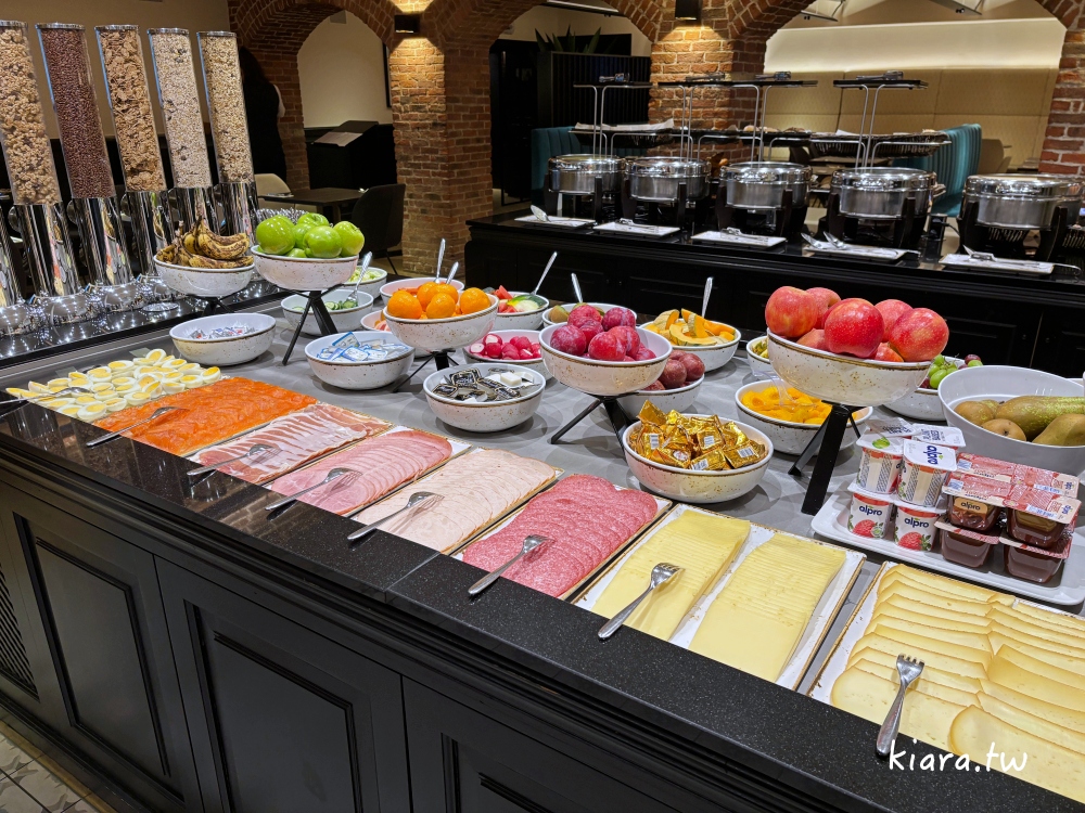 【布魯日住宿推薦】Hotel Academie Bruges 飯店開箱|絕美中庭高評價飯店,走路就能逛布魯日景點 - 第21張圖 【布魯日住宿推薦】Hotel Academie Bruges 飯店開箱|絕美中庭高評價飯店,走路就能逛布魯日景點