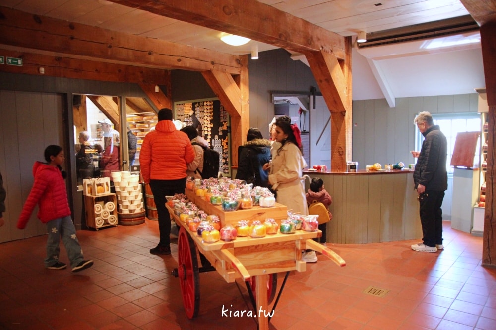 【荷蘭桑斯安斯風車村Zaanse Schans攻略】交通方式、景點行程安排，必拍童話小鎮風車、起司工坊、木鞋博物館！