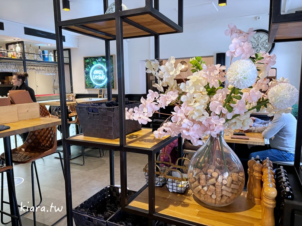【布魯日餐廳推薦】Opus Latino運河景觀餐廳,在古堡氛圍中享受浪漫美食 - 第15張圖 【布魯日餐廳推薦】Opus Latino運河景觀餐廳,在古堡氛圍中享受浪漫美食