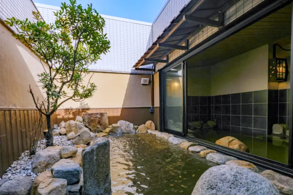 【倉敷住宿推薦】Dormy Inn 天然溫泉阿智之湯｜1分鐘到美觀地區！免費宵夜拉麵、豪華早餐，親子、小資激推 CP 值首選！